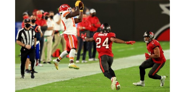 Tampa Bay Buccaneers continue de conserver les joueurs de l'équipe de la saison dernière dans la nouvelle saison Tampa Bay Buccaneers continue de conserver les joueurs de l'équipe de la saison dernière dans la nouvelle saison